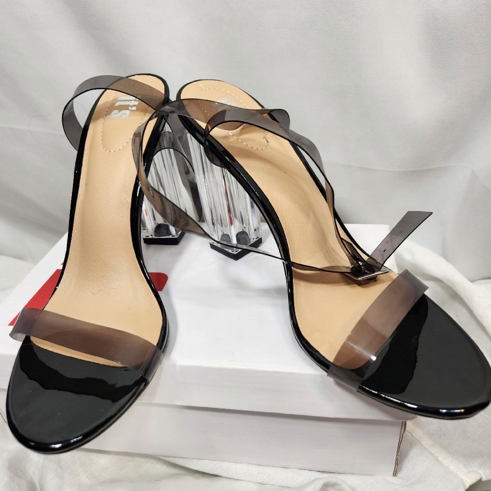 it's V NIB Black & Clear Adjustable Buckle Ankle Strap Heeled Sandals Size 10M